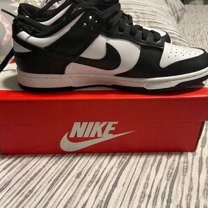 Nike Men’s Low-Top Sneakers - Black & White